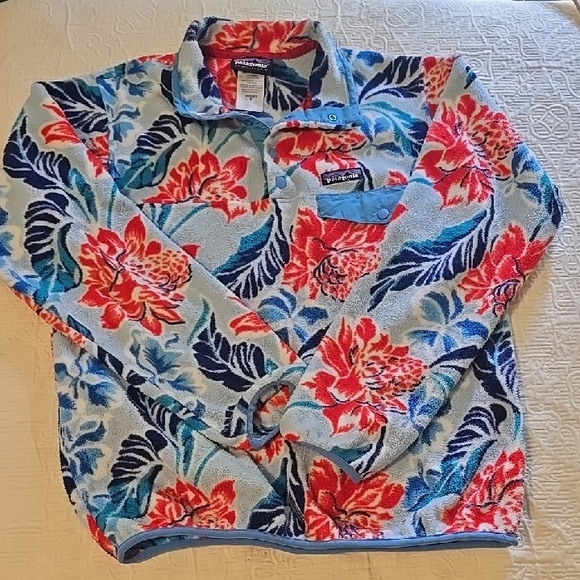 Patagonia Women's Zip-Up Sweater - Blue and Red Floral Size M - Picture 1 of 7